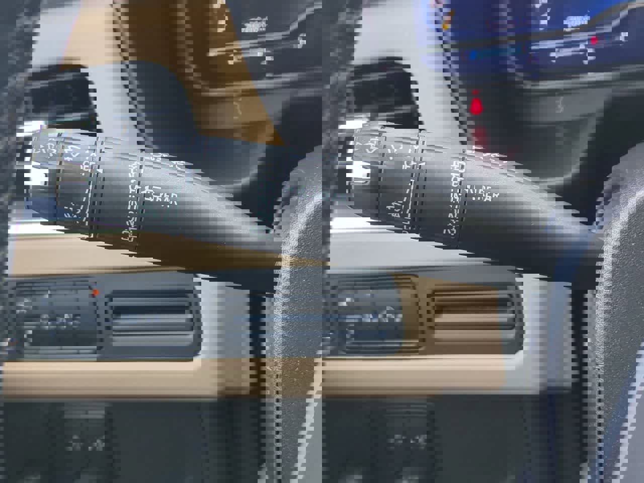 Used 2024 Chevrolet Suburban Premier RWD image 27