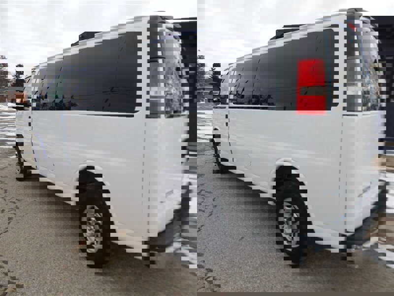 Used 2017 Chevrolet Express 3500 LT w/ LT Preferred Equipment Group image 5