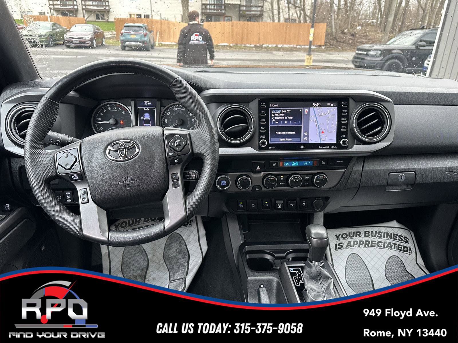 Used 2021 Toyota Tacoma TRD Off-Road w/ TRD Premium Off Road Package AWD/4WD image 17