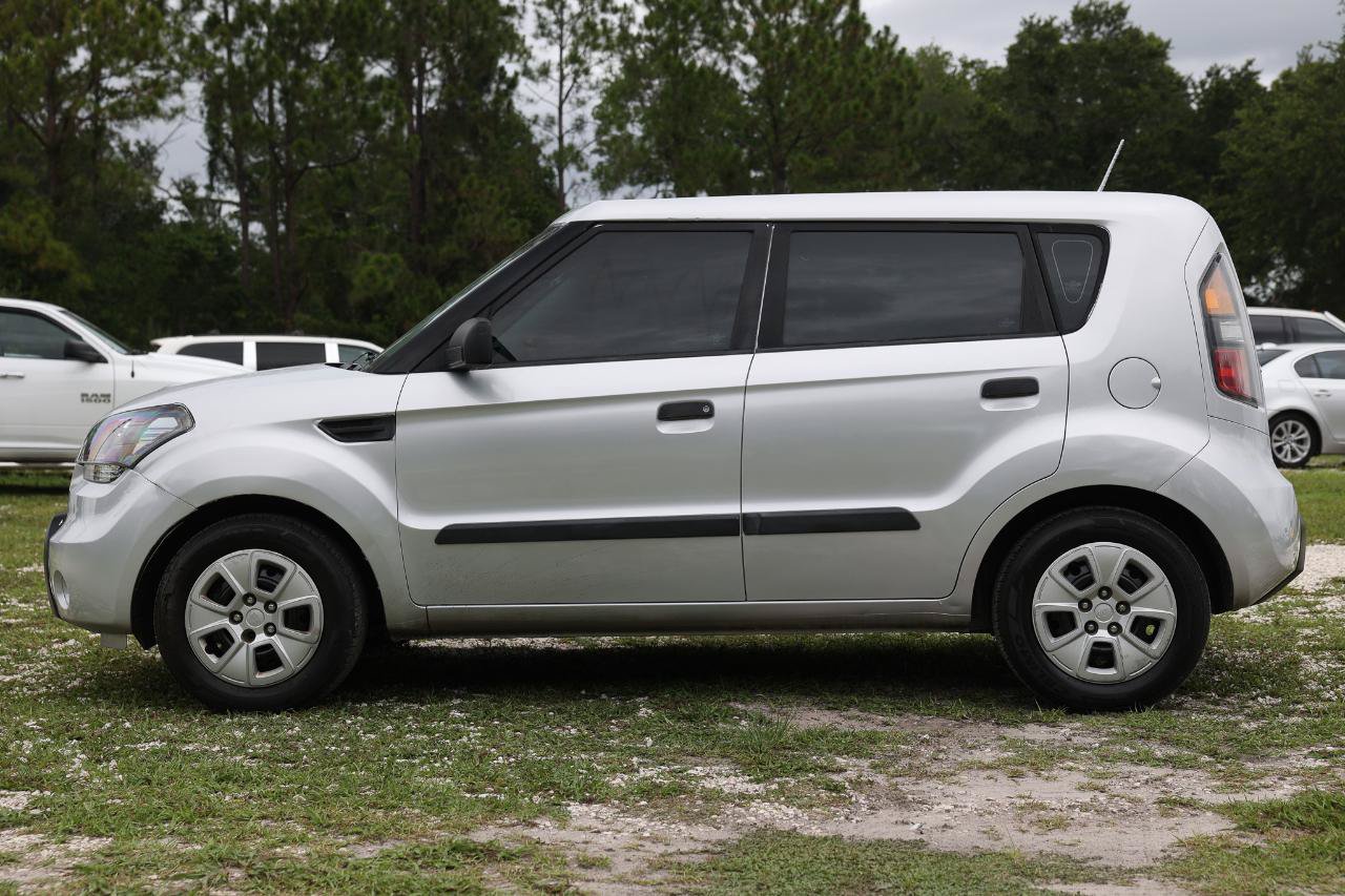 Used 2010 Kia Soul FWD image 3