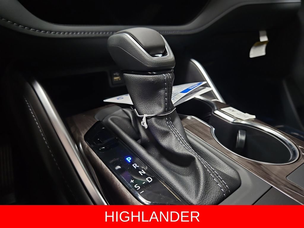 New 2026 Toyota Highlander Platinum image 21