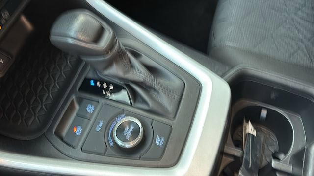 Used 2022 Toyota RAV4 XLE image 24