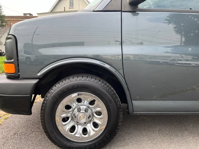Used 2014 Chevrolet Express 1500 RWD image 12