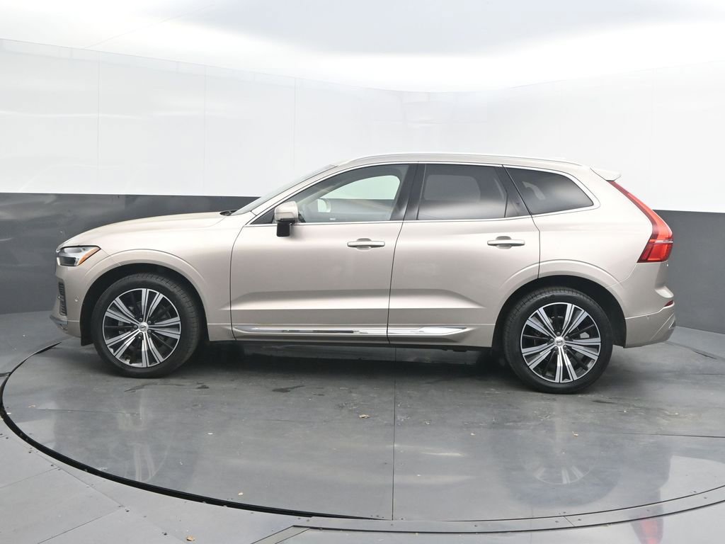 Certified 2023 Volvo XC60 B5 Plus image 2
