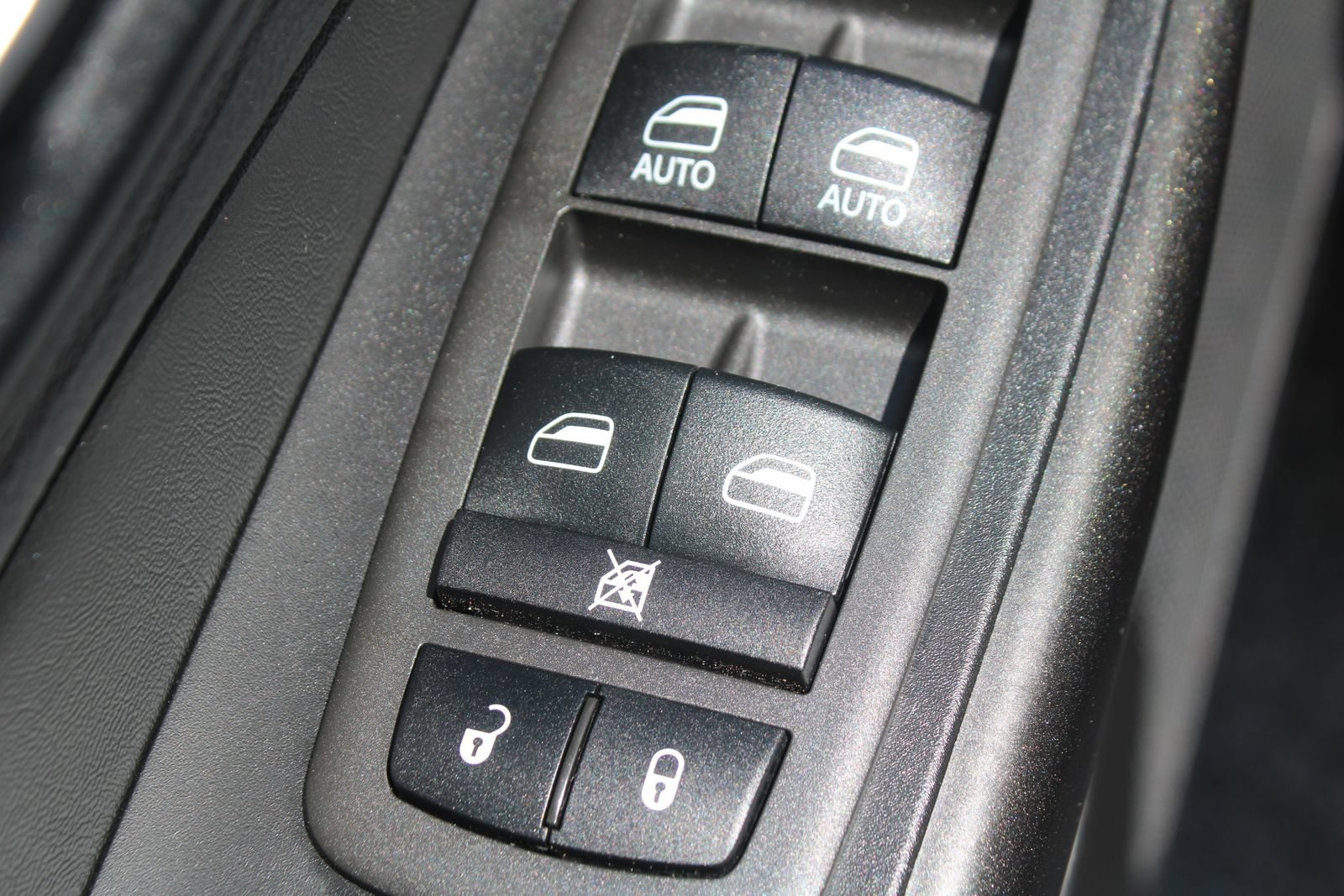 Used 2021 Jeep Cherokee Trailhawk w/ Sun, Sound & Nav Group AWD/4WD image 20
