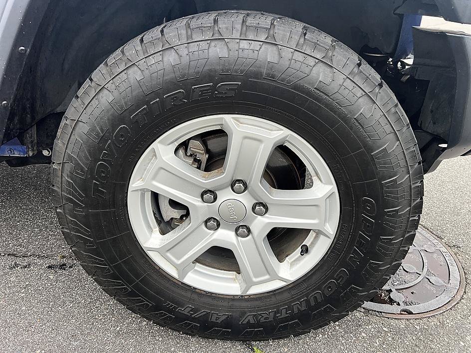 Used 2018 Jeep Wrangler Unlimited Sport S AWD/4WD image 12