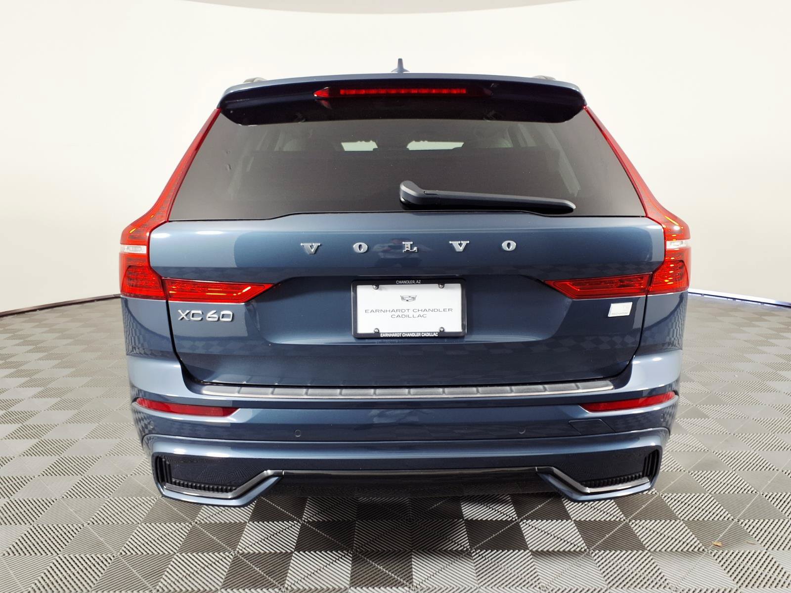 Used 2023 Volvo XC60 T8 Plus AWD/4WD image 5