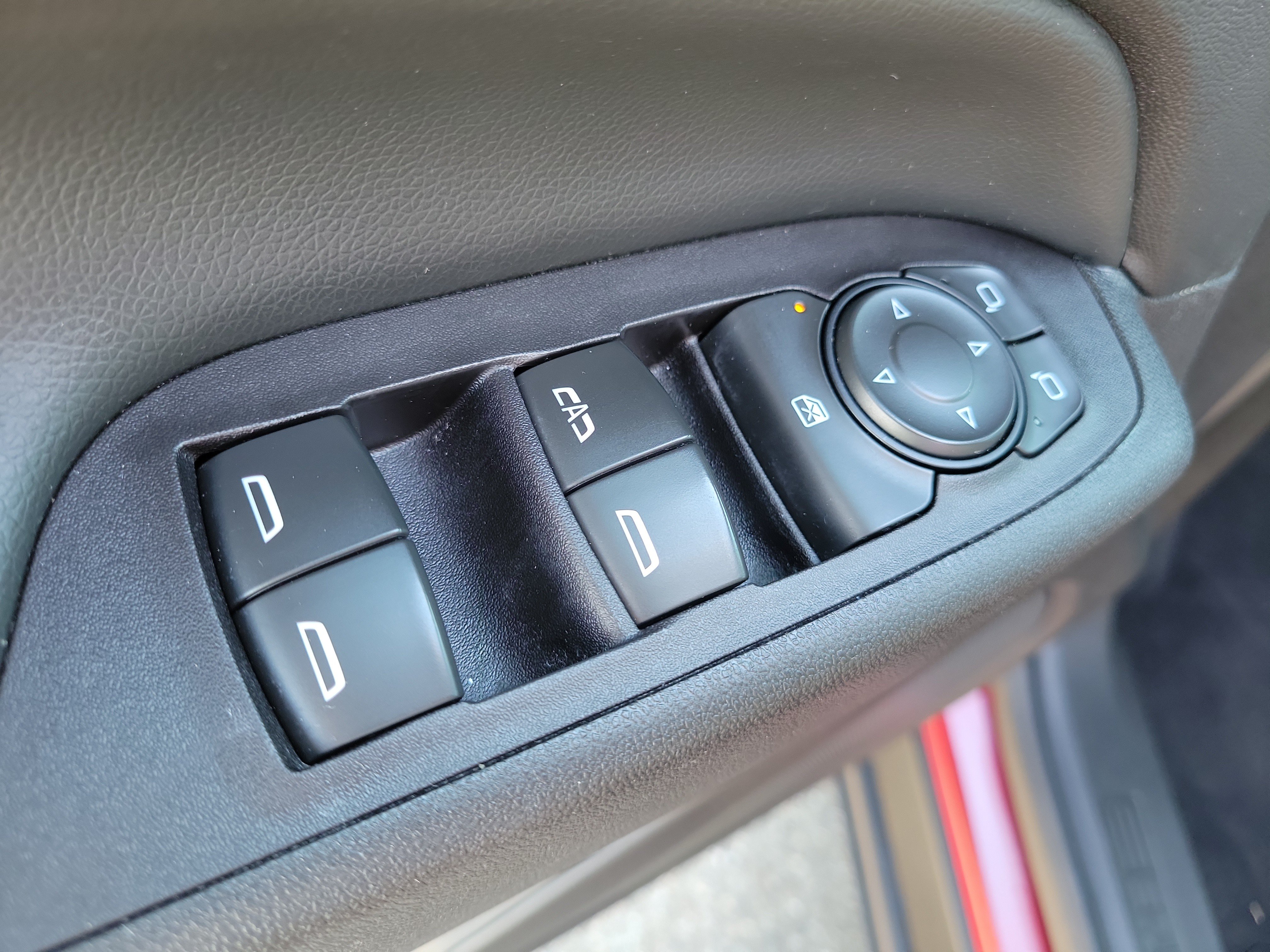 Used 2020 Chevrolet Equinox LT w/ Sport Edition FWD image 20