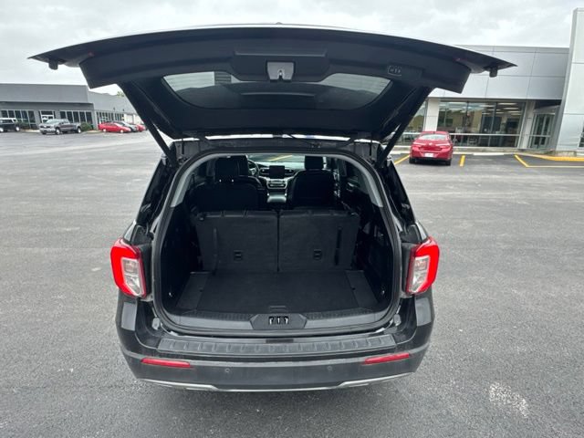Used 2020 Ford Explorer XLT w/ Equipment Group 202A AWD/4WD image 14