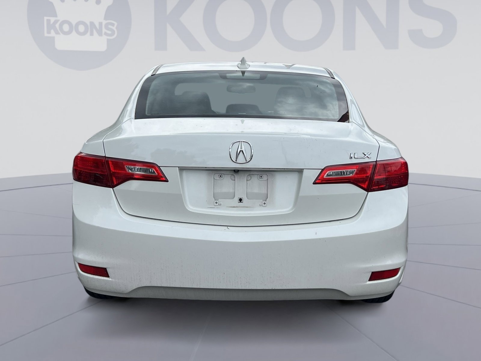 Used 2015 Acura ILX w/ Technology Package FWD image 4