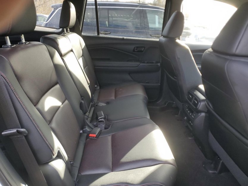 Used 2024 Honda Passport Black Edition image 9