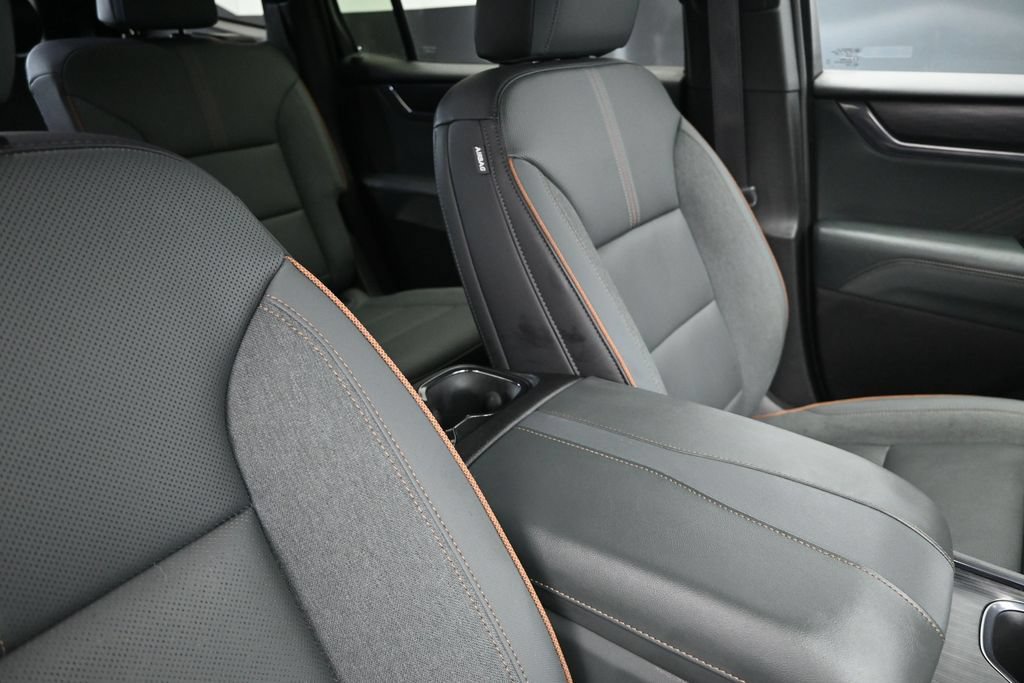 Used 2024 GMC Acadia AT4 w/ Luxury Package AWD/4WD image 26