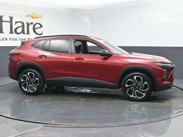 Used 2024 Chevrolet Trax RS FWD image 1