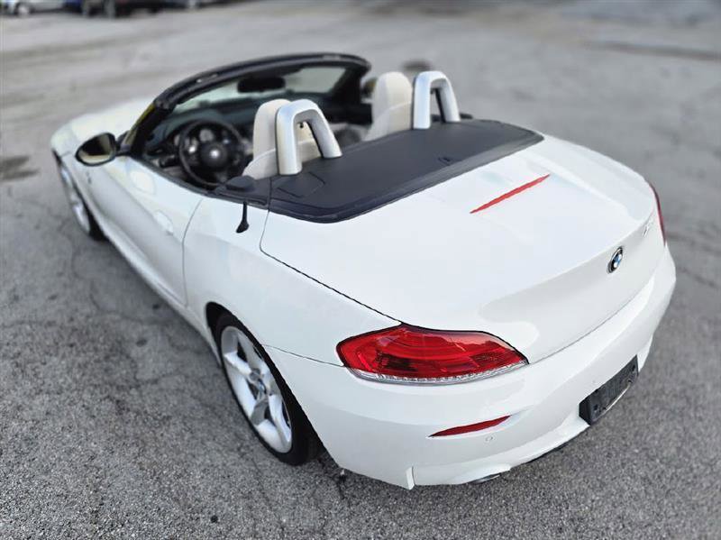 Used 2011 BMW Z4 sDrive35is RWD image 10