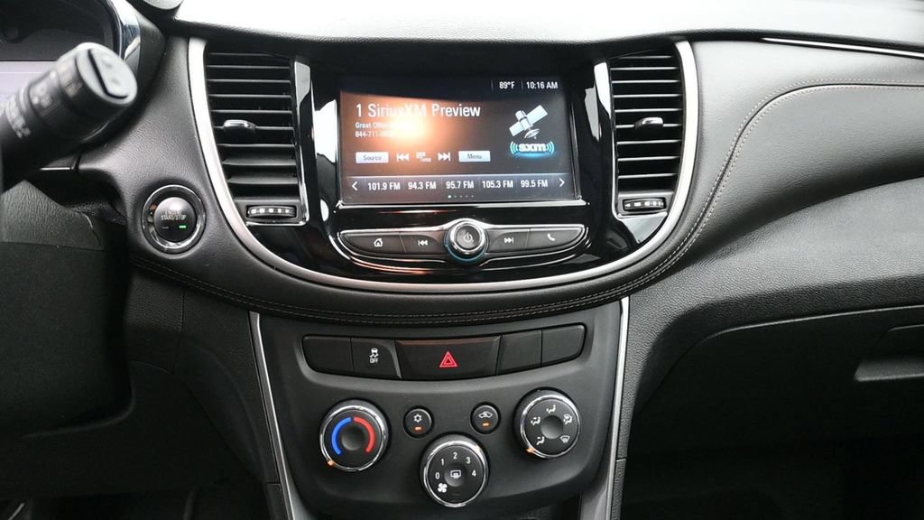 Used 2017 Chevrolet Trax LT w/ LT Convenience Package FWD image 12