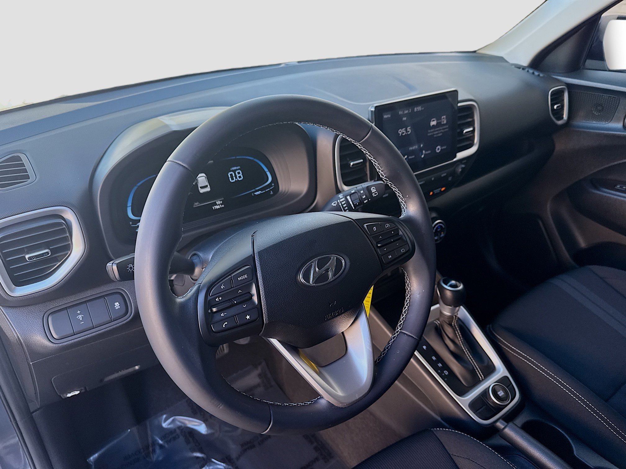 Used 2023 Hyundai Venue SEL image 7