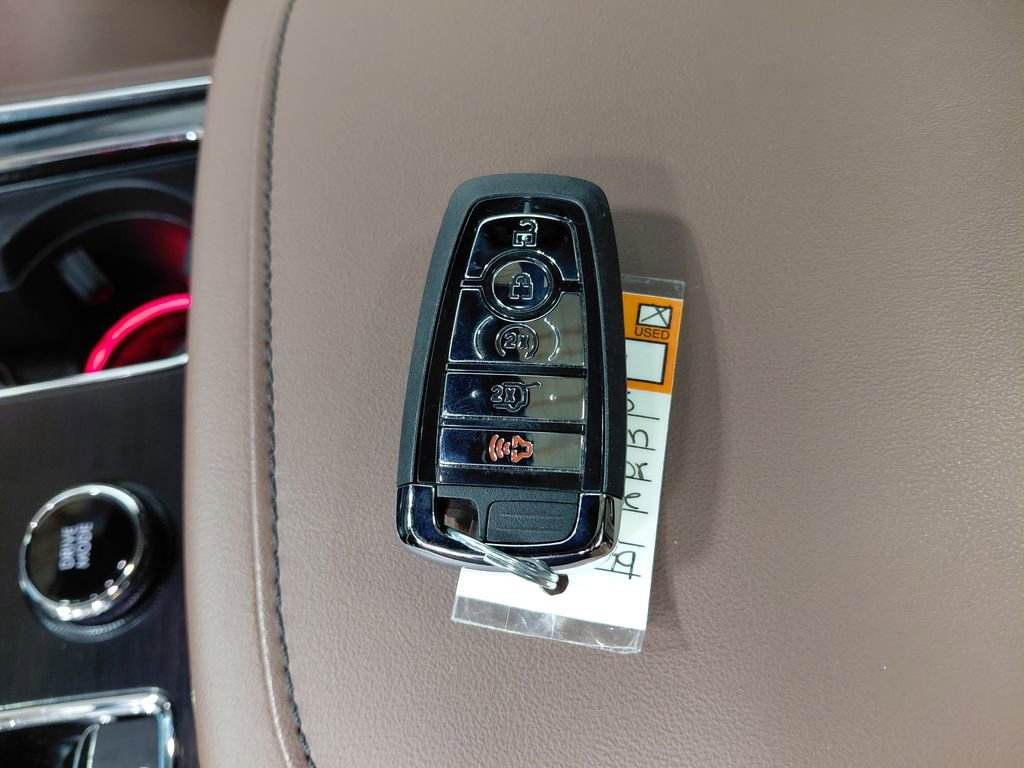 Used 2025 Lincoln Aviator Reserve w/ Equipment Group 201A AWD/4WD image 9
