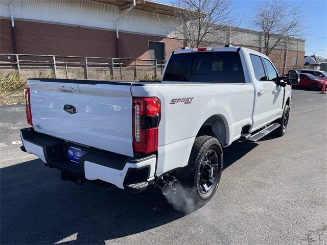 Used 2024 Ford F350 Lariat w/ Lariat Ultimate Package image 3