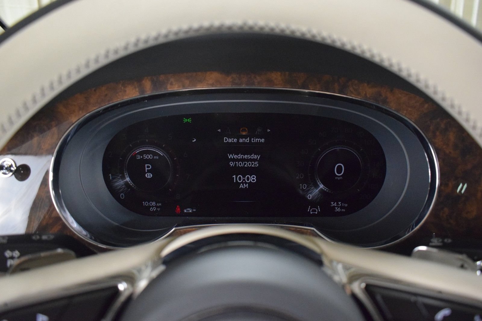 New 2025 Bentley Bentayga AWD/4WD image 32