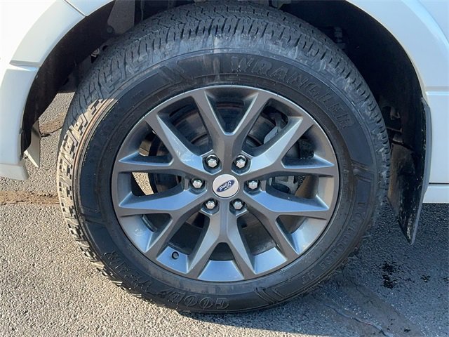 Used 2017 Ford Expedition Limited w/ Equipment Group 301A image 9