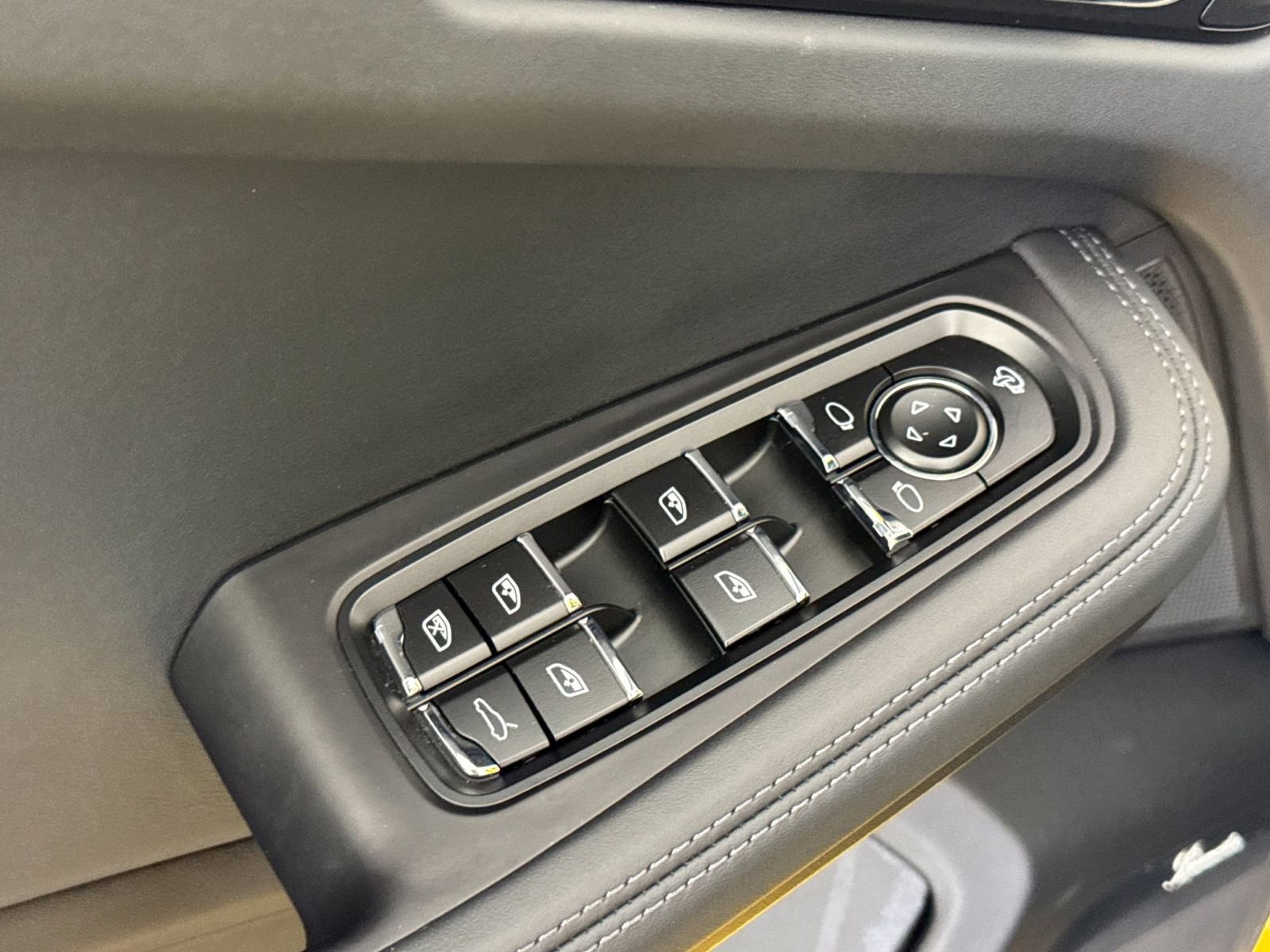 Certified 2022 Porsche Macan GTS image 13