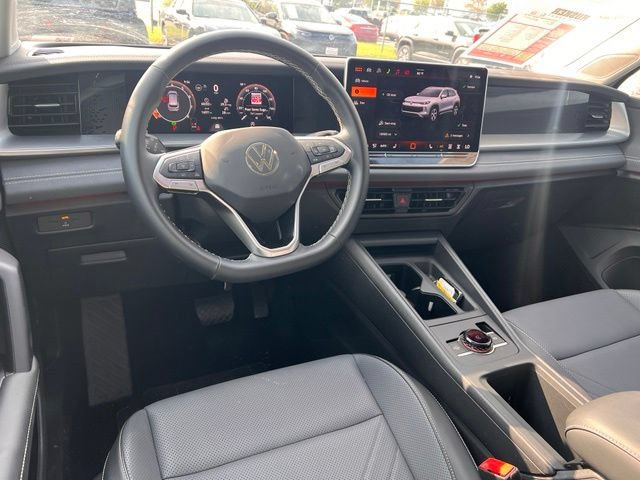 Used 2026 Volkswagen Tiguan SE AWD/4WD image 13