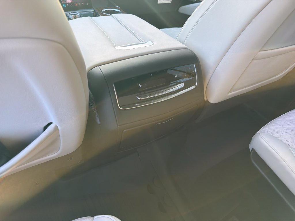 New 2026 Cadillac Escalade ESV Platinum Luxury w/ LPO, Floor Liner Package AWD/4WD image 31