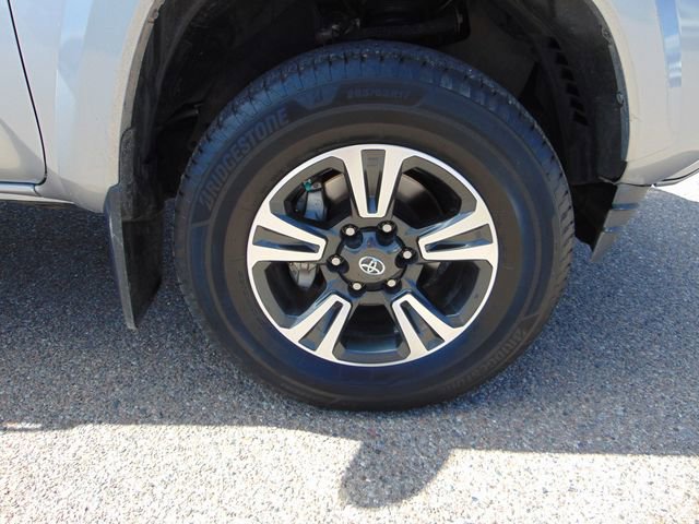 Used 2018 Toyota Tacoma TRD Sport image 27