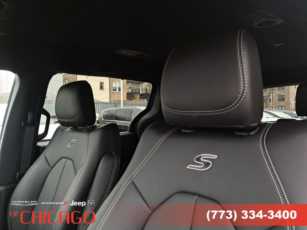 New 2026 Chrysler Pacifica Select w/ S Appearance Package image 22
