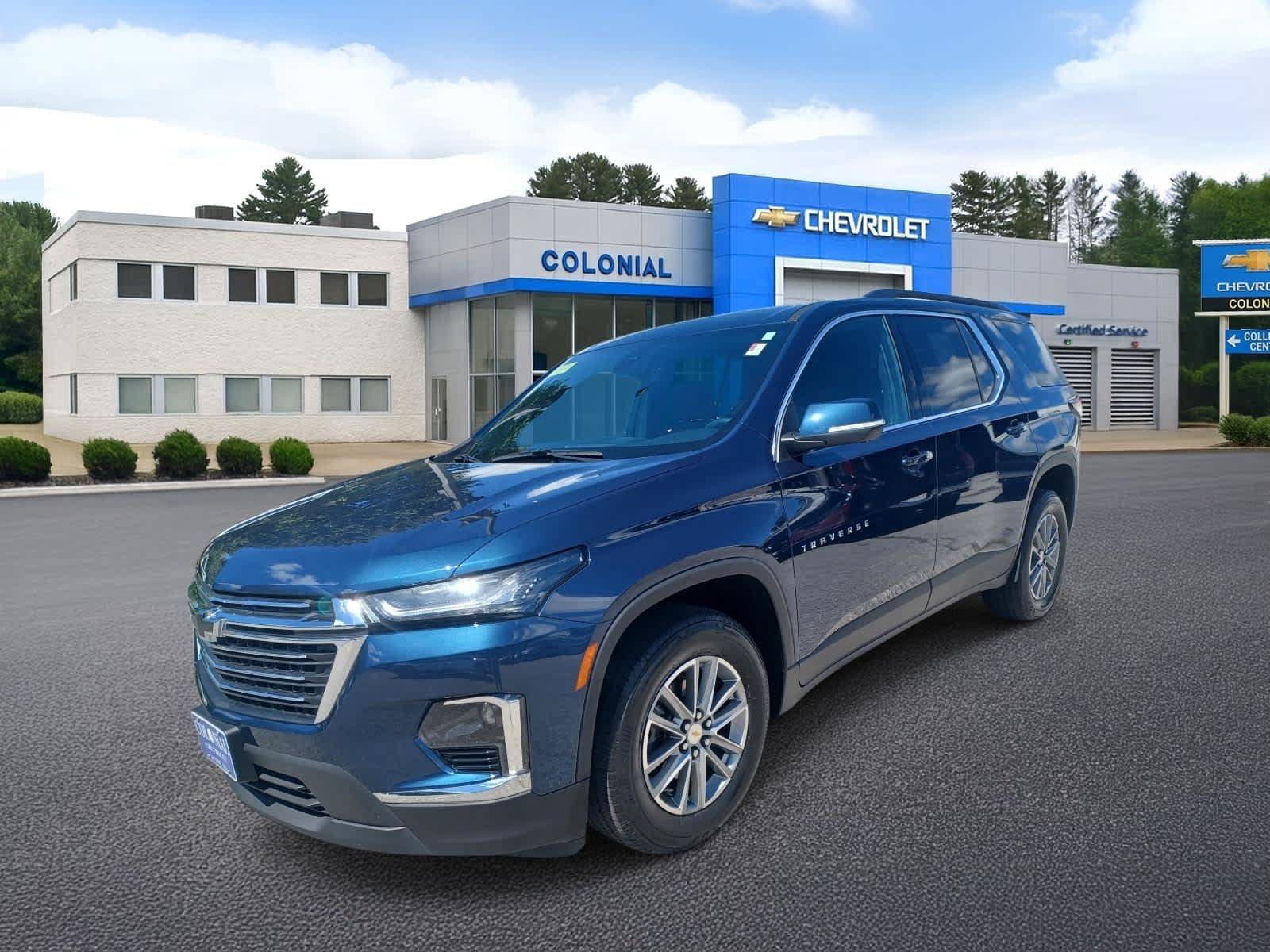 Used 2023 Chevrolet Traverse LT w/ Rear Camera Mirror Package AWD/4WD image 1