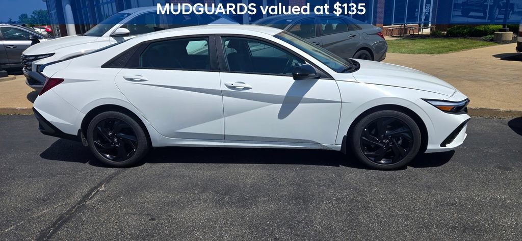 Used 2026 Hyundai Elantra Sport FWD image 5