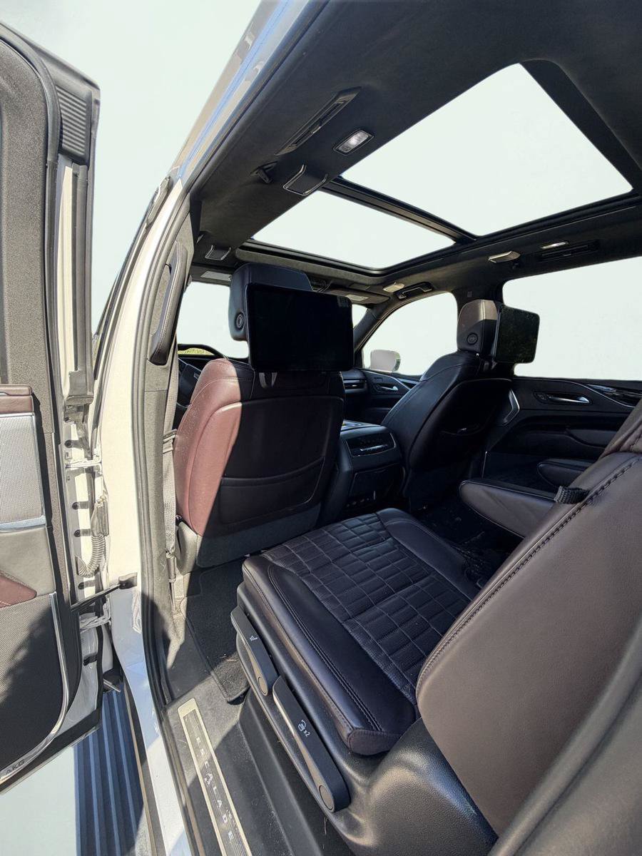 Used 2022 Cadillac Escalade ESV Sport Platinum AWD/4WD image 12