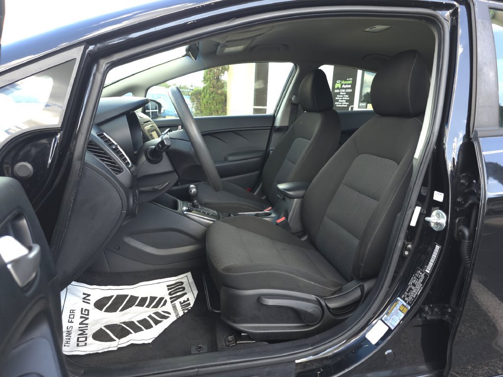 Used 2017 Kia Forte LX FWD image 11