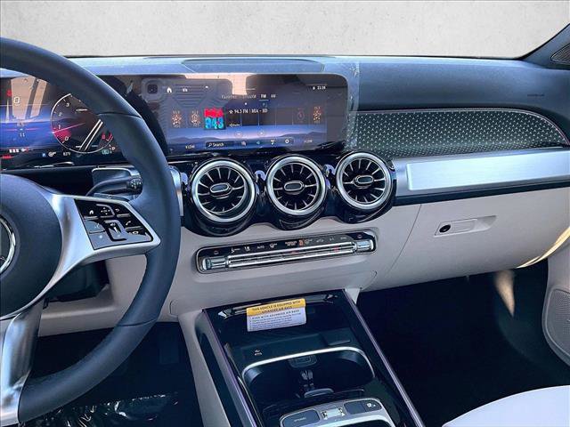 New 2026 Mercedes-Benz GLB 250 image 9