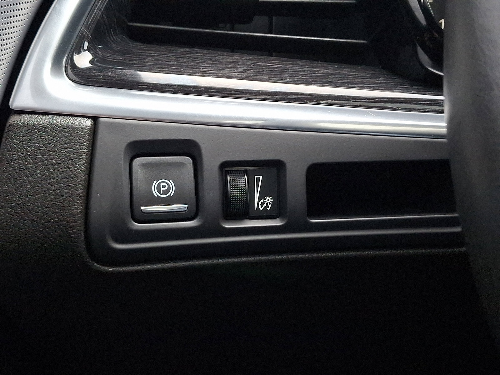 Used 2023 Cadillac XT5 Premium Luxury w/ LPO, Floor Liner Package image 24