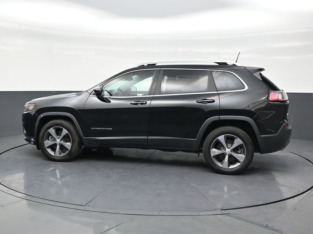 Used 2019 Jeep Cherokee Limited w/ Luxury Group AWD/4WD image 2