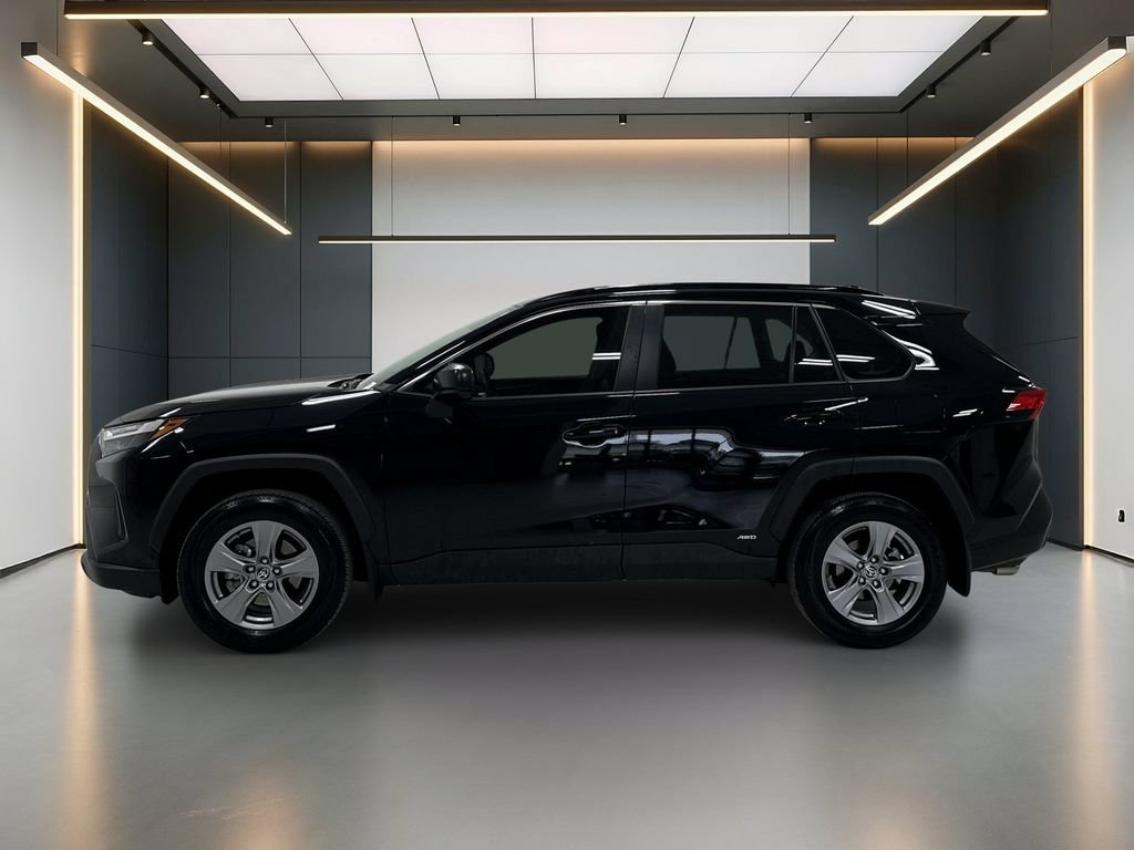 Used 2024 Toyota RAV4 LE AWD/4WD image 2