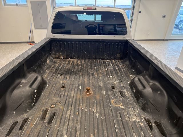 Used 2015 Ford F350 XLT w/ XLT Premium Package image 4