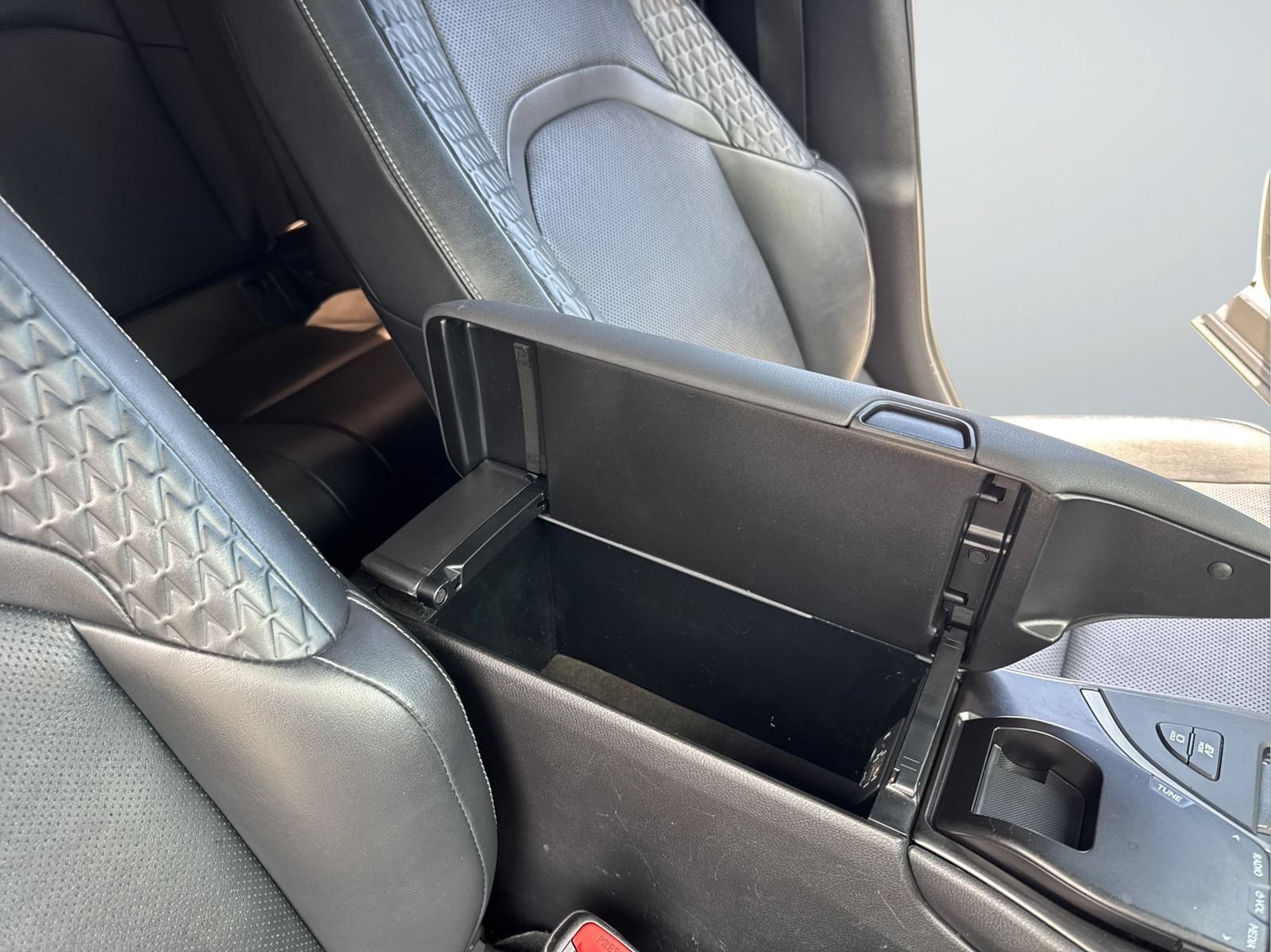 Used 2020 Lexus UX 250h w/ Premium Package AWD/4WD image 41