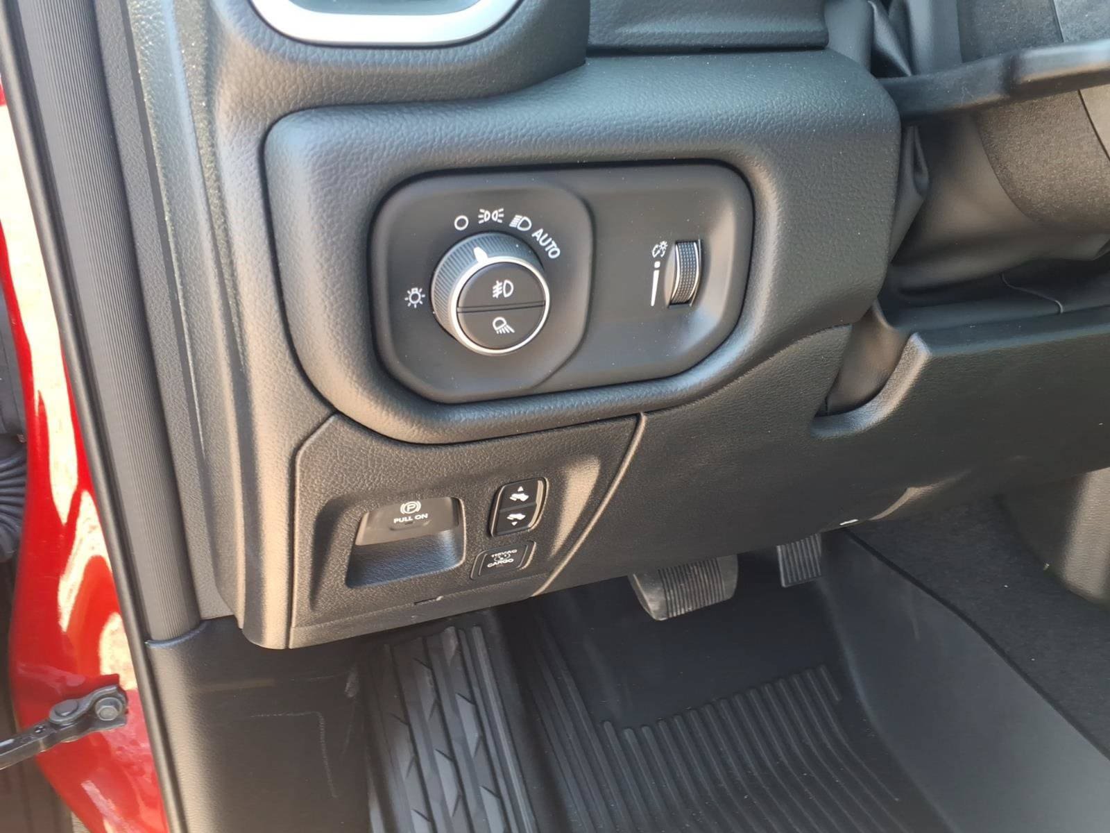 New 2026 RAM 1500 Big Horn AWD/4WD image 15