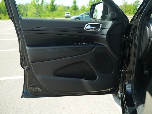 Used 2019 Jeep Grand Cherokee Altitude AWD/4WD image 15