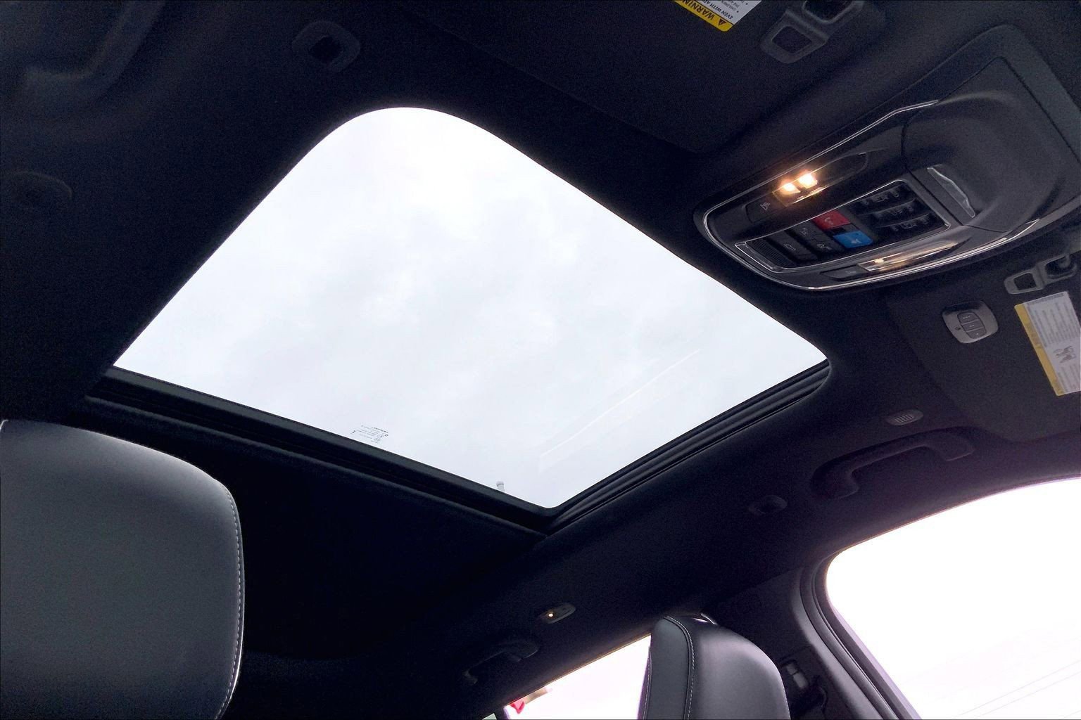 Used 2025 Jeep Grand Cherokee Limited w/ Black Appearance Package image 13