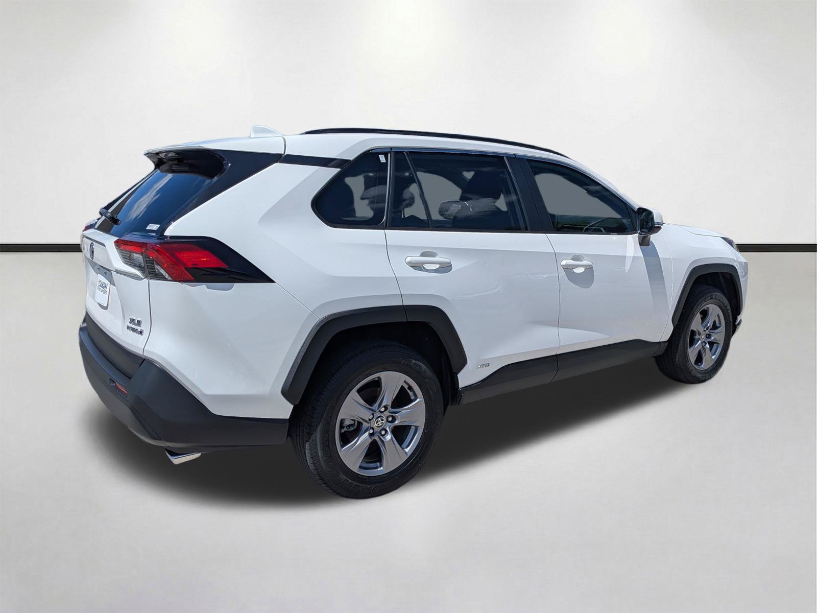 Used 2024 Toyota RAV4 XLE AWD/4WD image 4