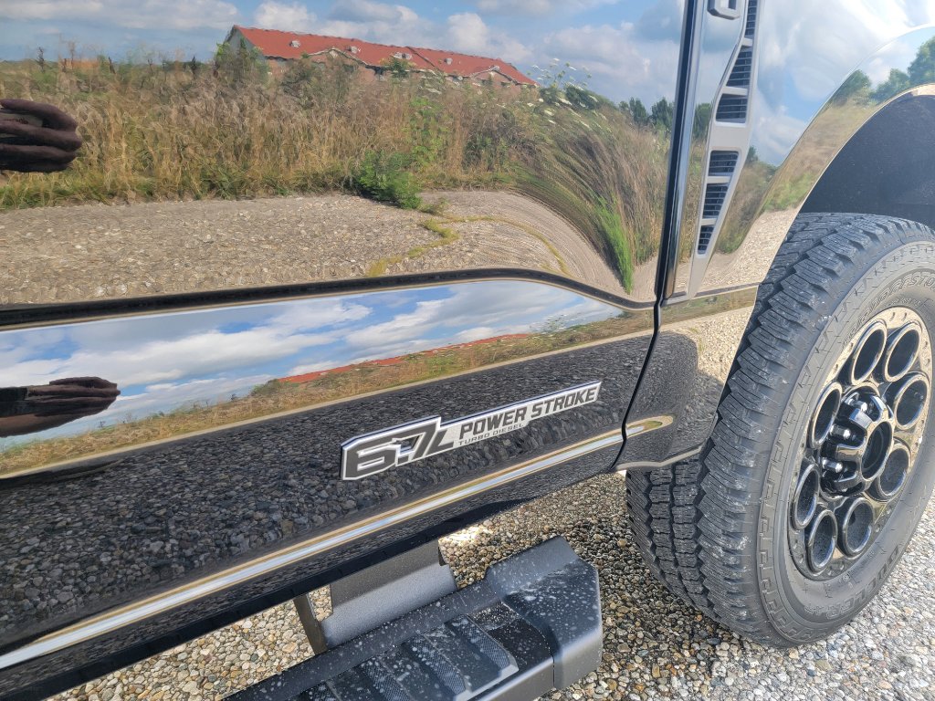 New 2025 Ford F250 Lariat w/ Black Appearance Package image 40