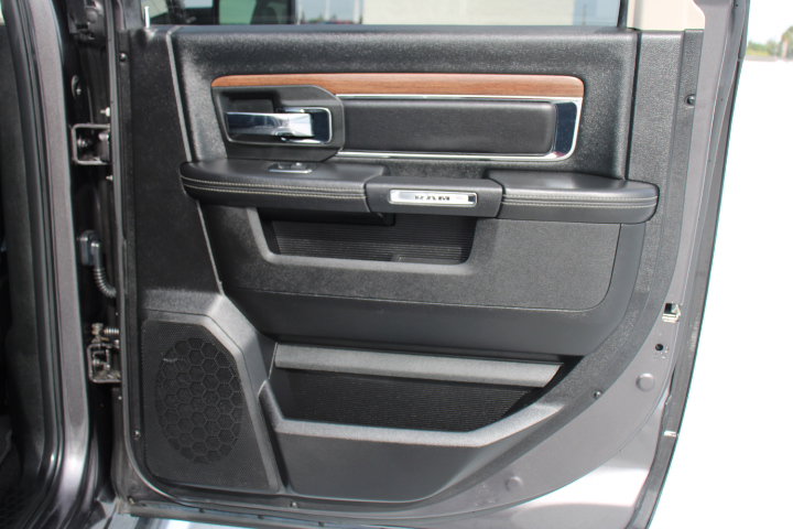 Used 2018 RAM 1500 Laramie image 19