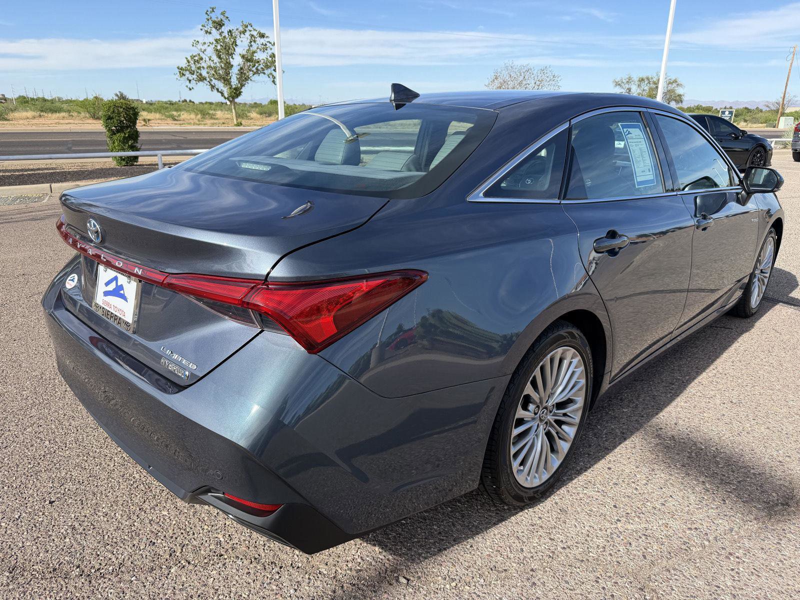 Used 2020 Toyota Avalon Limited w/ Advanced Safety Package FWD image 6