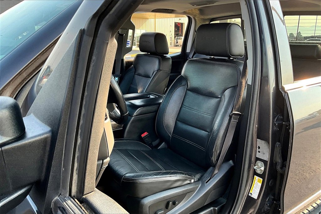 Used 2015 GMC Sierra 3500 Denali w/ Duramax Plus Package image 26