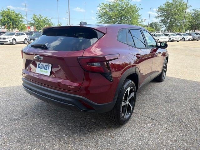 Used 2024 Chevrolet Trax RS w/ Driver Confidence Package FWD image 5