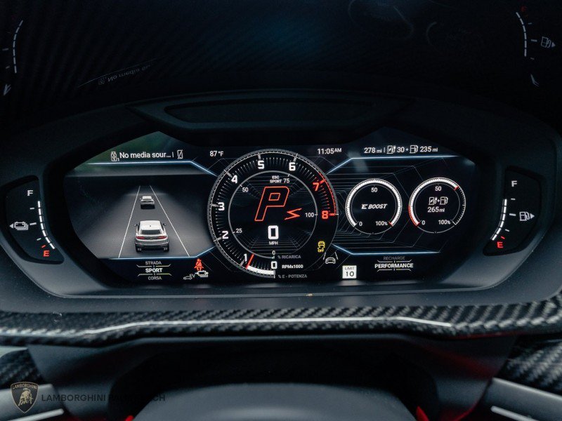 Used 2026 Lamborghini Urus SE AWD/4WD image 13
