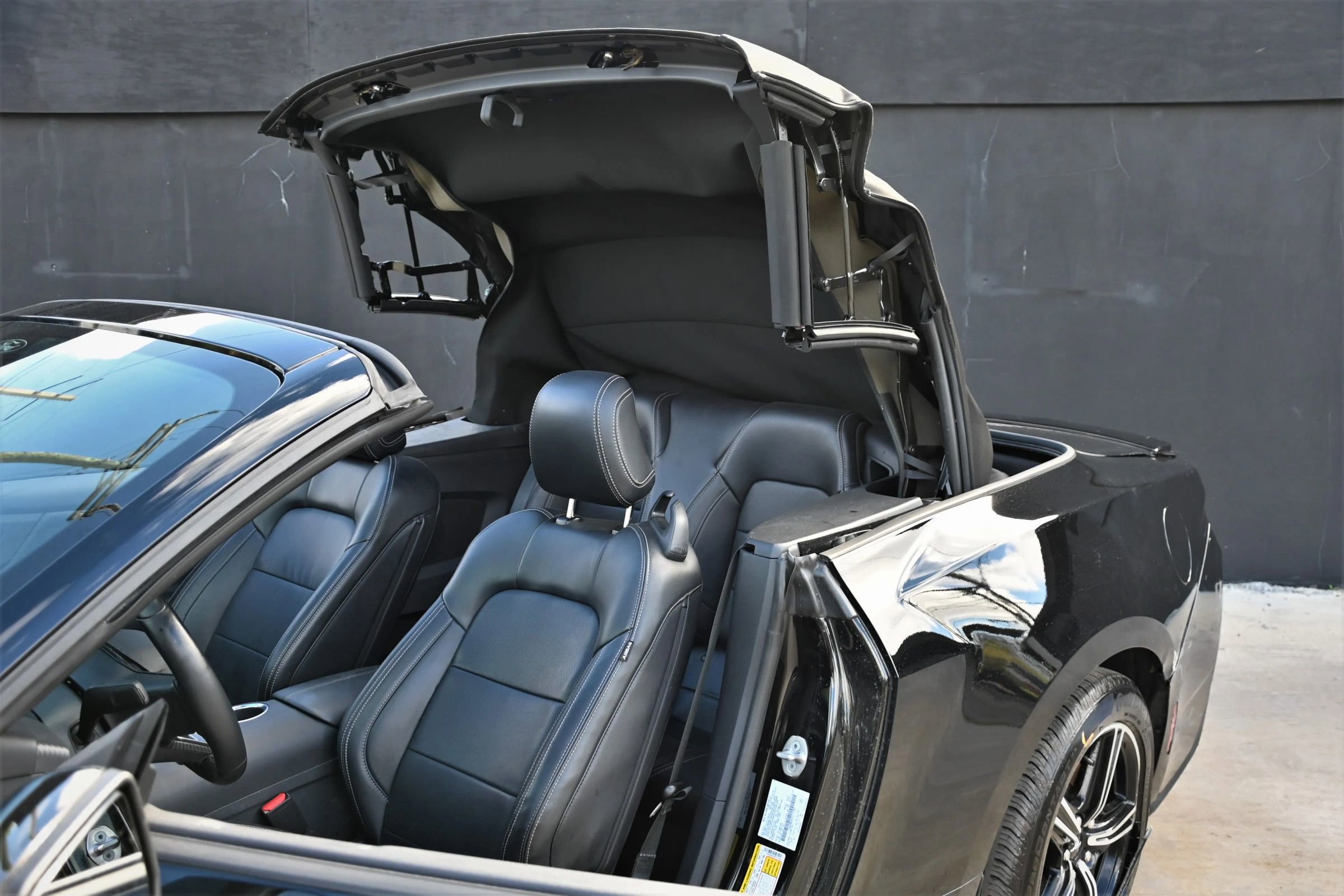 Used 2025 Ford Mustang Premium RWD image 9